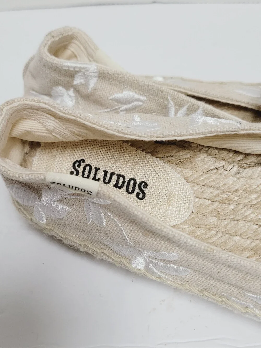 Soludos Sand Espadrilles with White Floral Embroidery Size 8 - Picture 8 of 12